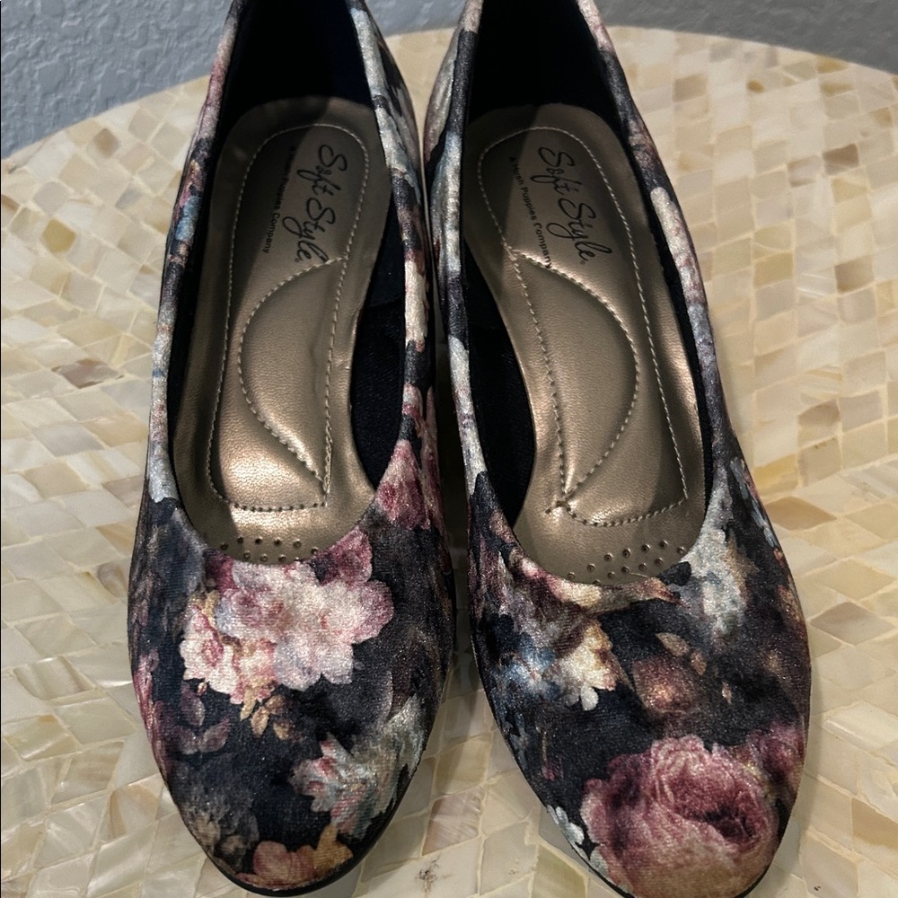 Hush puppies  Floral Black and Pink heels